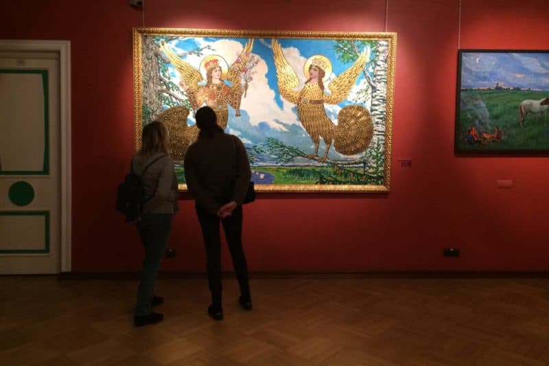 Фотопрогулка по Картинной галерее народного художника СССР Ильи Глазунова
