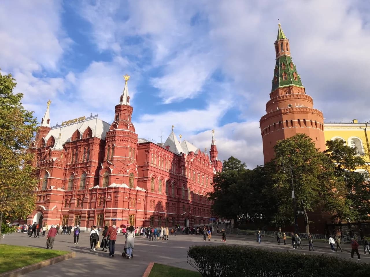 Наземный и подземный Кремль: семейный квест-экскурсия