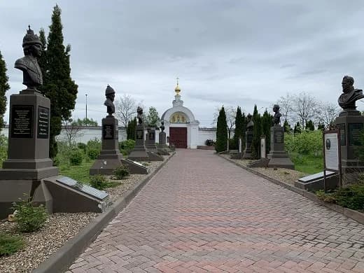 «Брюс всемогущий»: соборы и усадьба в Глинках