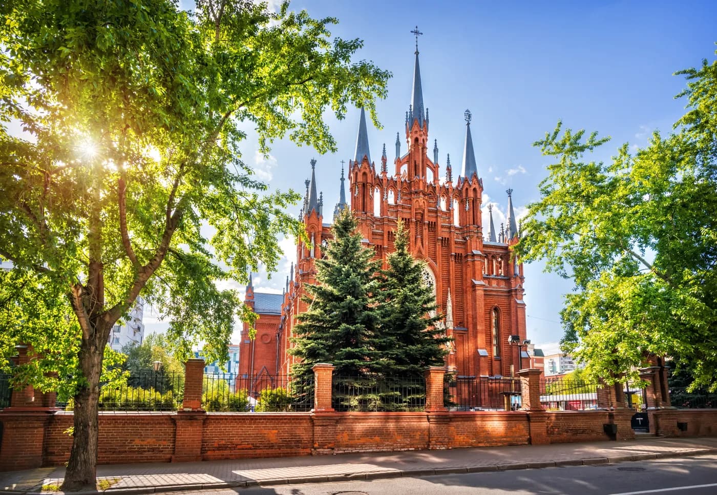 Пресня: прогулка между архитектурой и музыкой