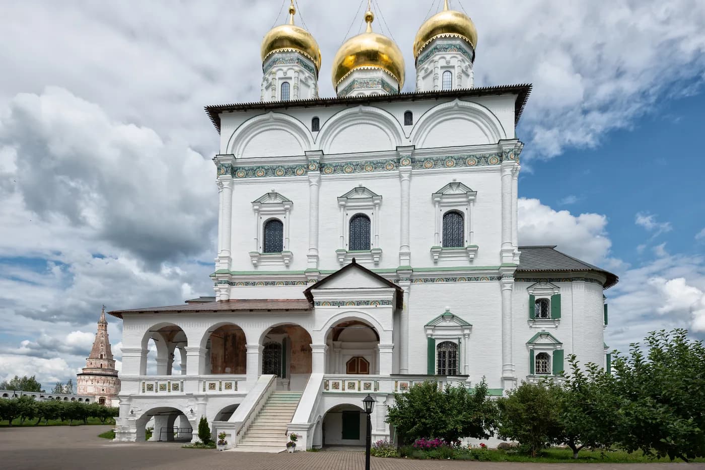 Волоколамск и окрестности: память героев и старинные монастыри