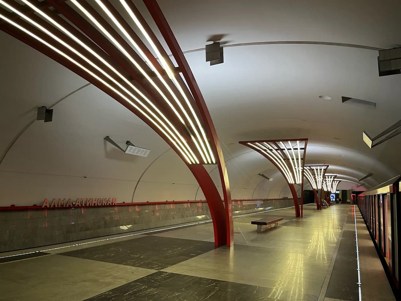 Дружба народов в московском метро — прогулка по станциям с историей