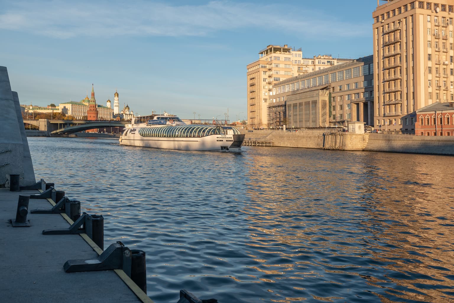 Прогулка по набережным Неглинки и Москвы-реки, кадр 3
