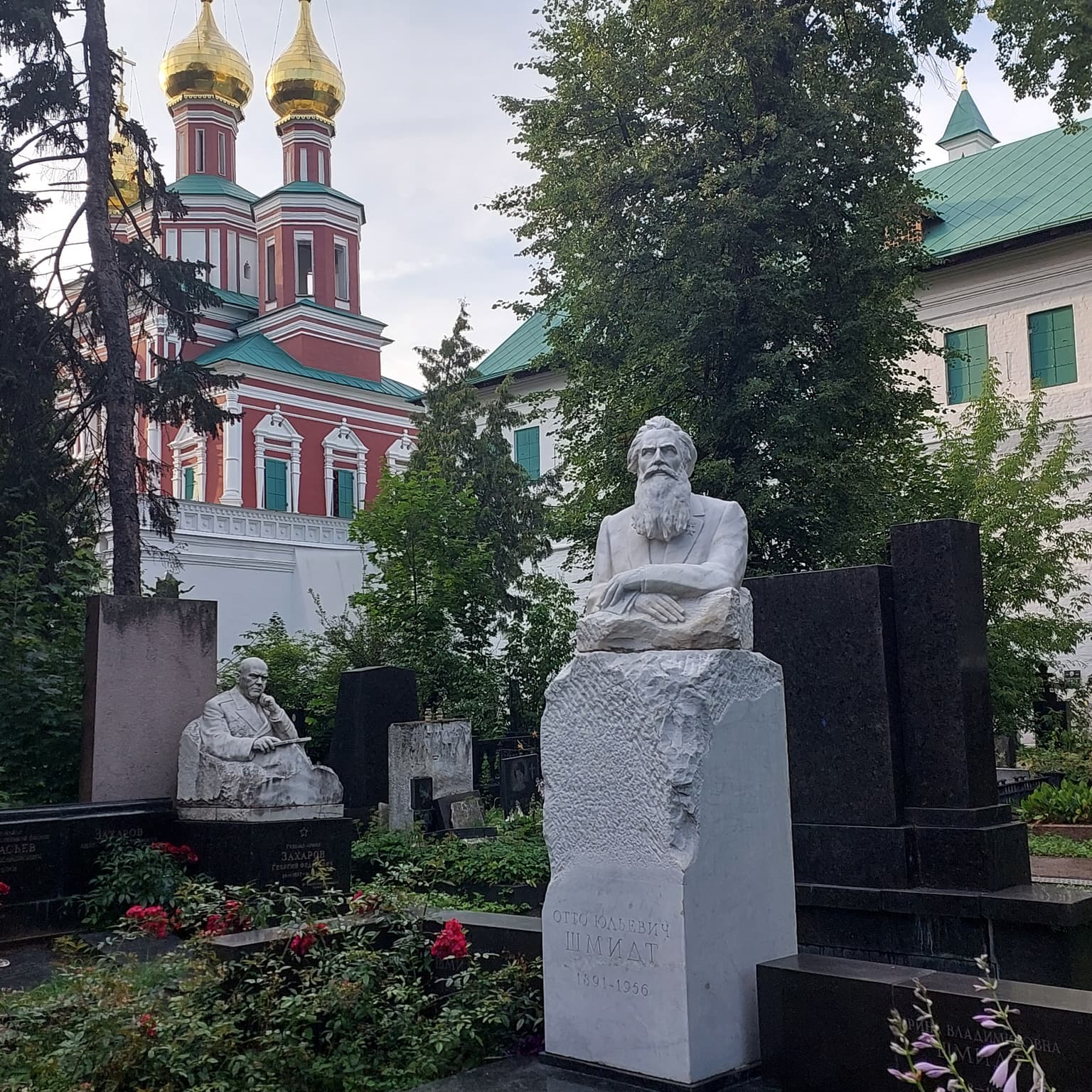 Прогулка по Новодевичьему кладбищу