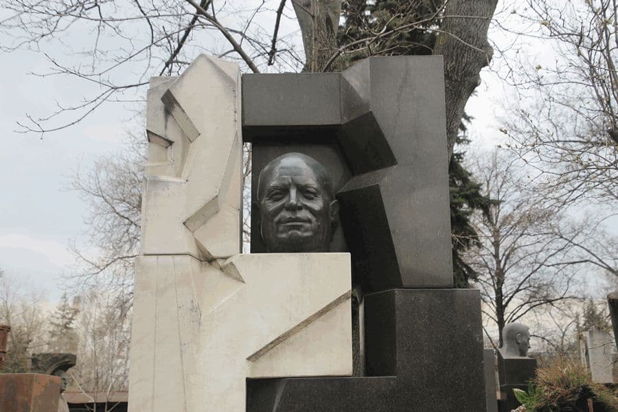 Новодевичий некрополь: истории и памятники Москвы, кадр 4