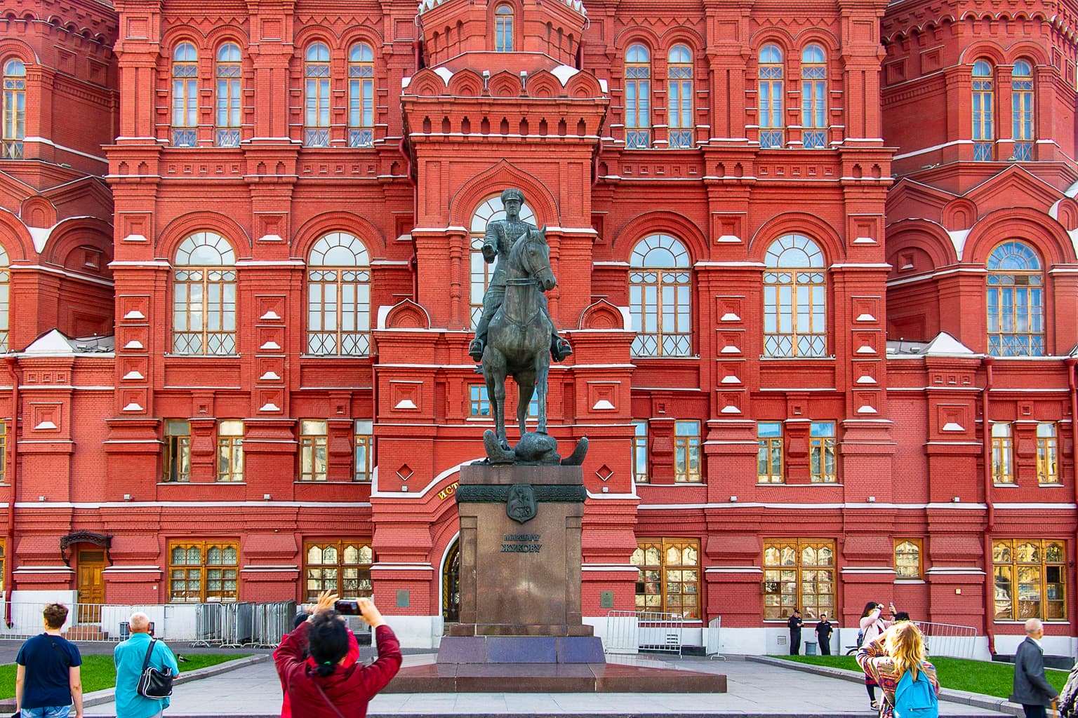 Красная и Манежная площади, Александровский сад — обзорная прогулка, кадр 4