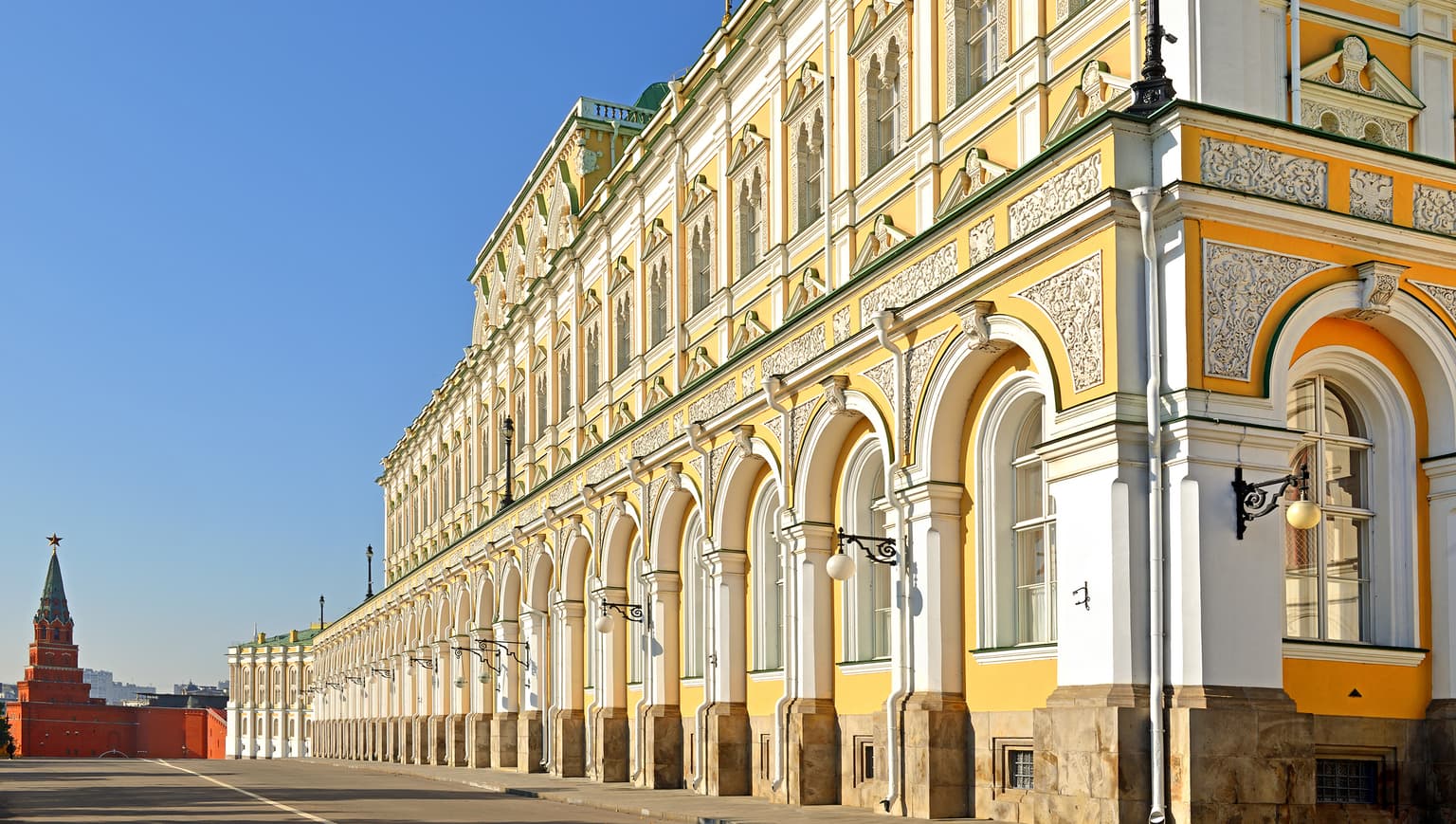 Сокровища Московского Кремля: экскурсия по Кремлю, кадр 4