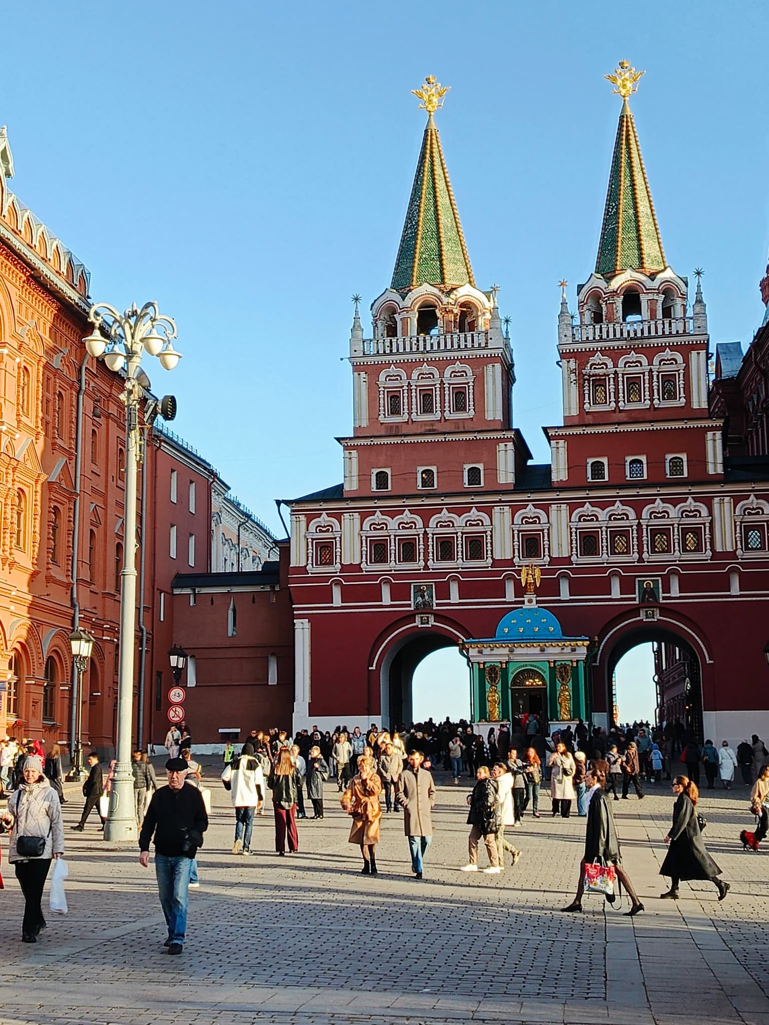 Прогулка по центральным площадям Москвы: от Большого театра до Боровицкой площади, кадр 2