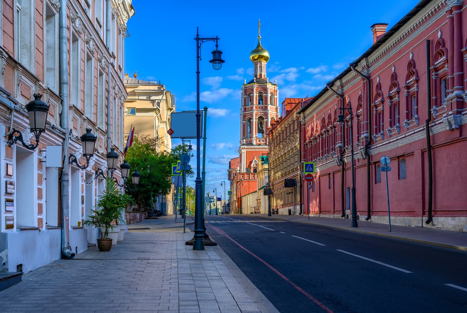 Французские истории на Кузнецком мосту: прогулка по Москве XIX века