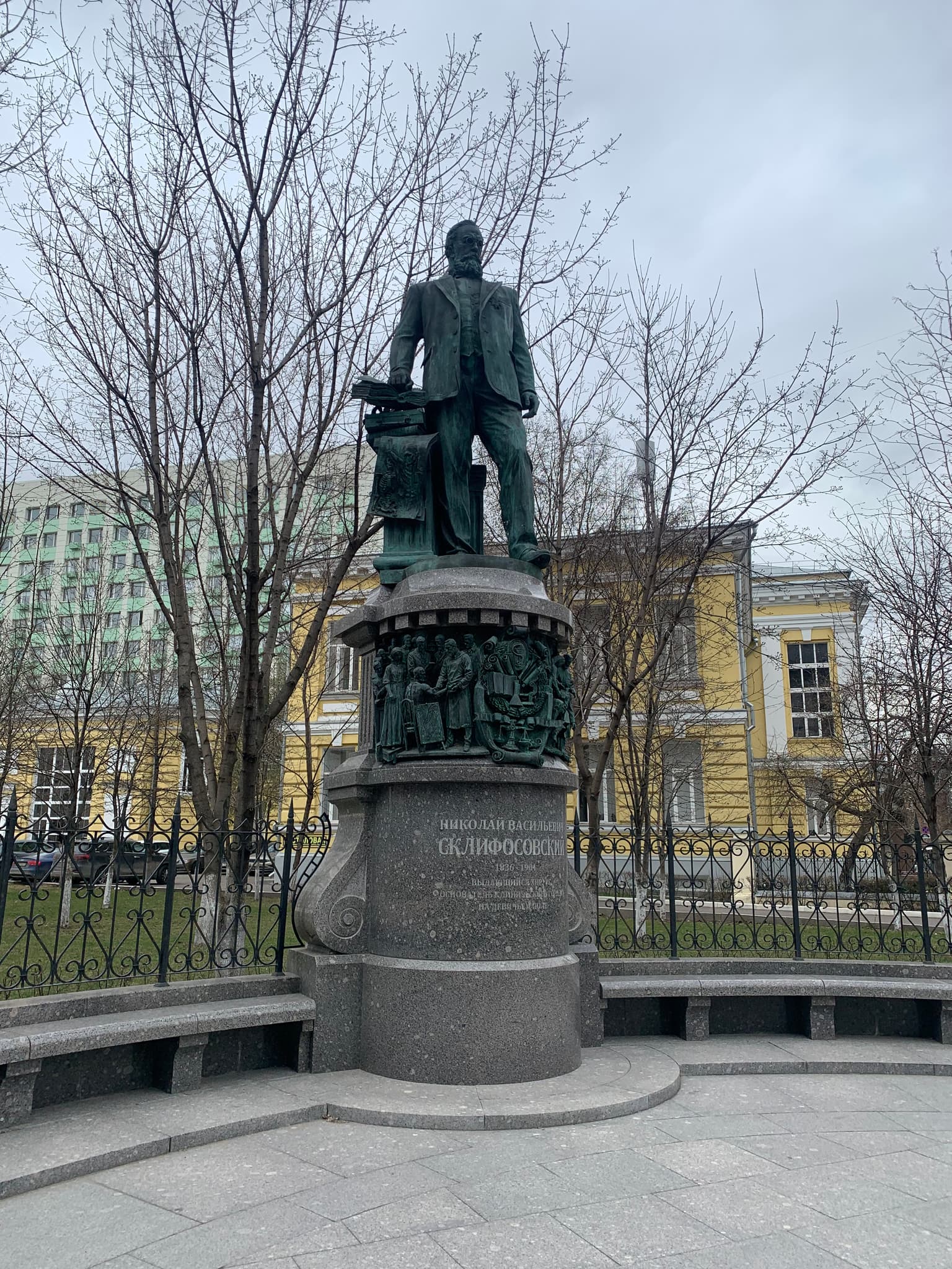 Истории Девичьего поля