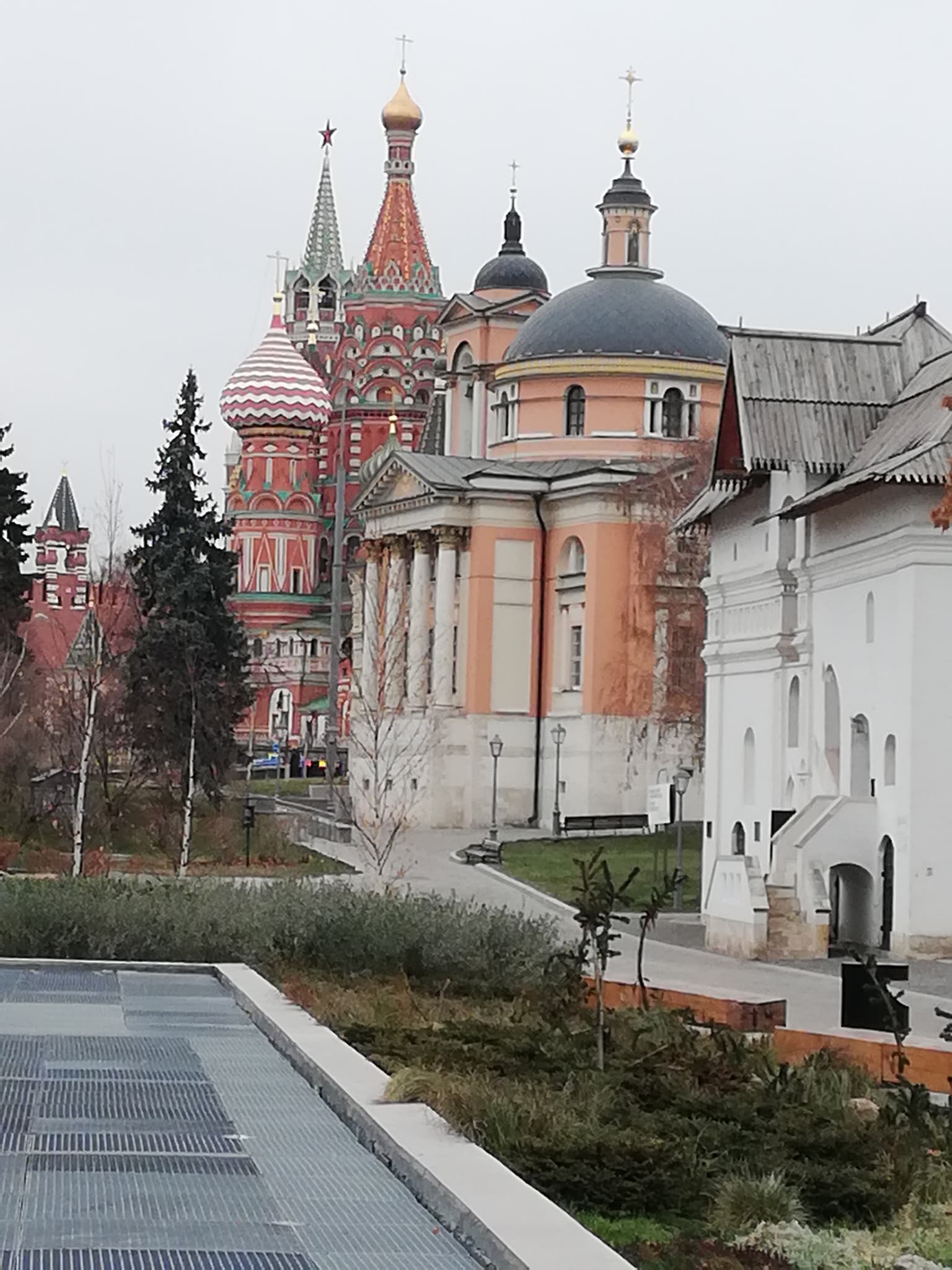 Прогулка по Зарядью и медиа-аттракцион «Полёт над …», кадр 2