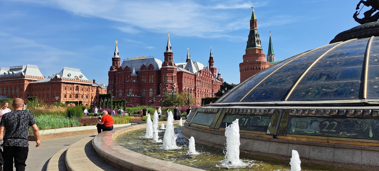 Москва за 4 часа: автобусный маршрут по главным достопримечательностям столицы с прогулками